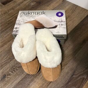 nuknuuk Ladies Suede Slippers in Chestnut  - Size 8 NWT